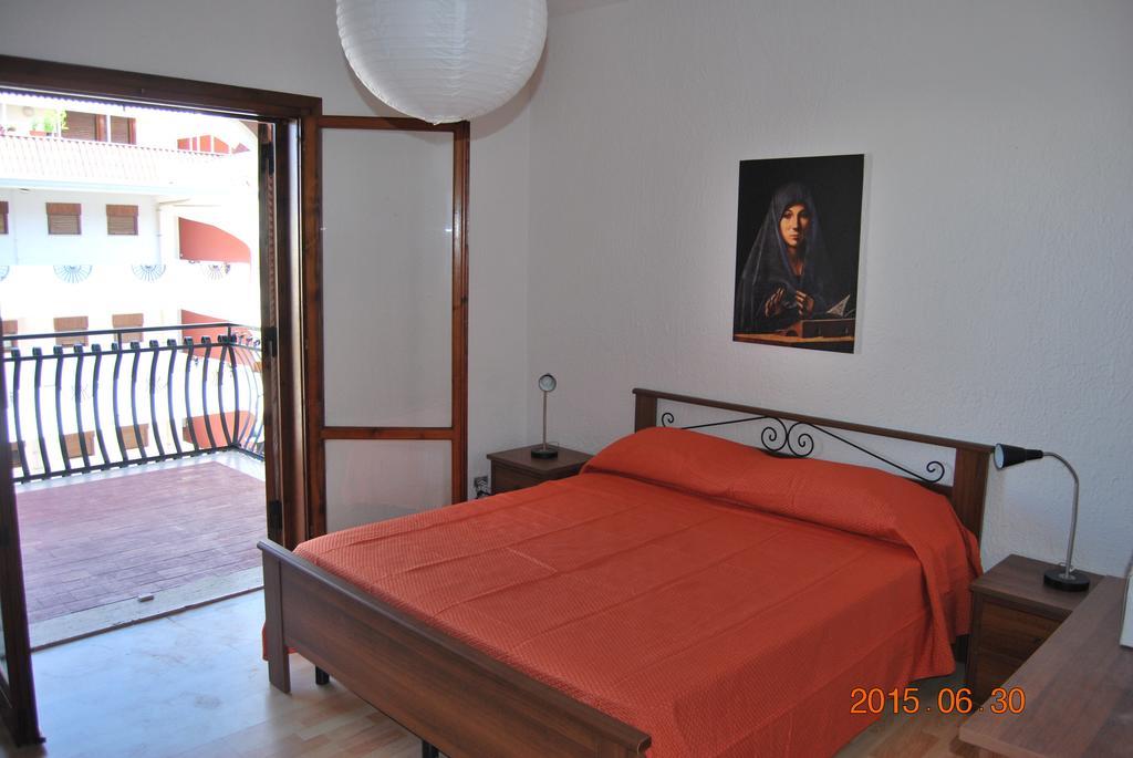 Baia Degli Dei Apartment Giardini Naxos Ruang foto