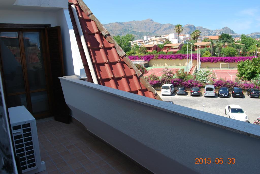 Baia Degli Dei Apartment Giardini Naxos Ruang foto