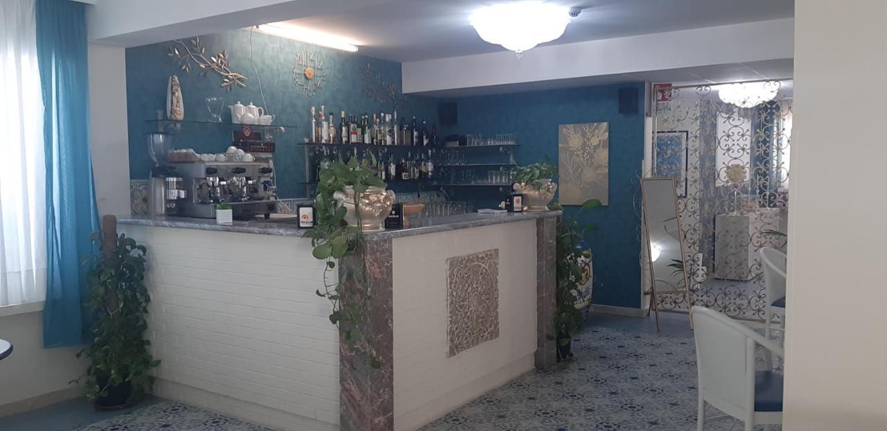 Baia Degli Dei Apartment Giardini Naxos Bagian luar foto